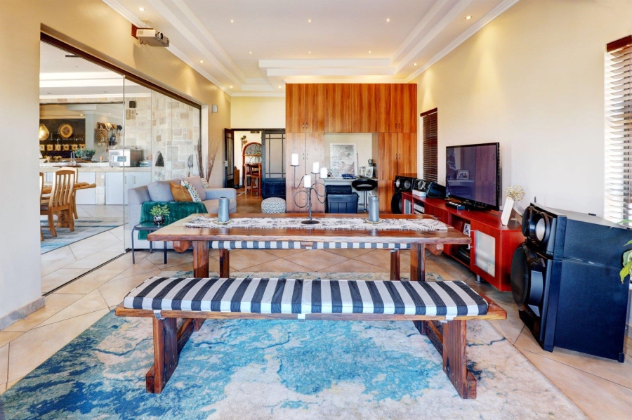 5 Bedroom Property for Sale in Welgemoed Western Cape